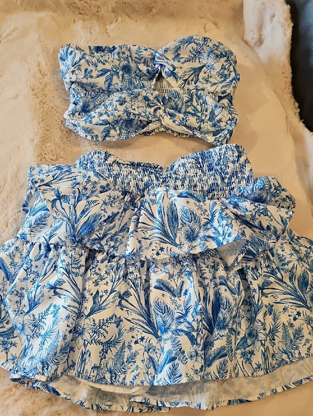 SHEIN Blue and White Floral Tube Top & Skirt Set